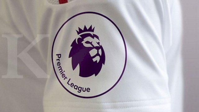 <p>Setelah Barclays Bank memutuskan untuk tidak melanjutkan kerjasama sponsor, pengelola Liga Inggris memutuskan untuk berjalan sendiri mengarungi kompetisi. Keputusan ini semakin terkonfirmasi dengan beredarnya patch (stiker yang tertempel di lengan baju Pemain klub Liga Inggris) tanpa ada embel-embel nama sponsor di berbagai media sosial. Di patch yang akan dipakai di pemain itu hanya ada tulisan “premier league” dengan logo singa. Padahal mulai dari tahun 2004 hingga 2016 ini, Liga Inggris selalu identik dengan sebutan Barclays Premier League.</p>