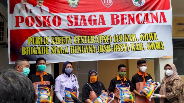 Peduli Dampak Covid-19, Dharma Wanita Kemenag Sulsel Beri Bantuan Pada Masyarakat