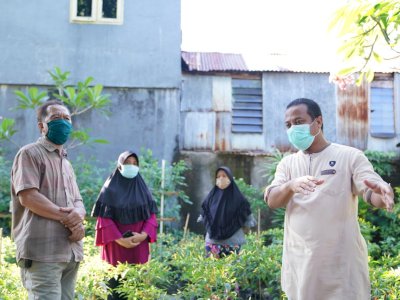 Di Lorong Baraya, Wagub Andi Sudirman Sulaiman Tinjau Kondisi Masyarakat Terdampak Covid-19