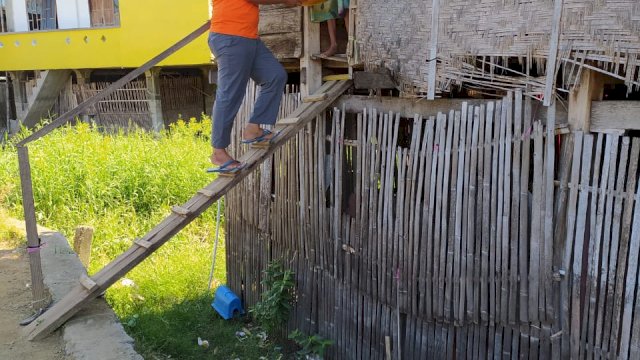 Door to Door, Bantuan Paket Sembako Wagub Sulsel Disalurkan di Wajo