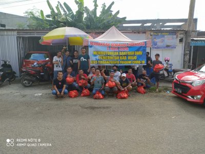 Terbuka Dengarkan Aspirasi, Wagub Sulsel Utus Timnya Salurkan Sembako Kepada Sopir Lintas Daerah di Wajo