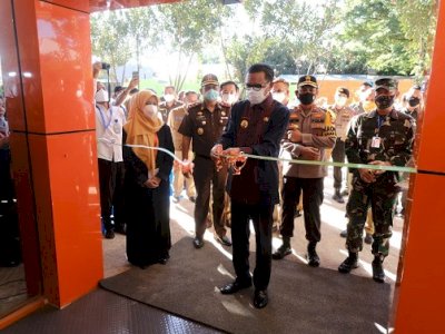 Bersama Forkopimda, Gubernur Resmikan Rumah Sakit Khusus Infection Center.