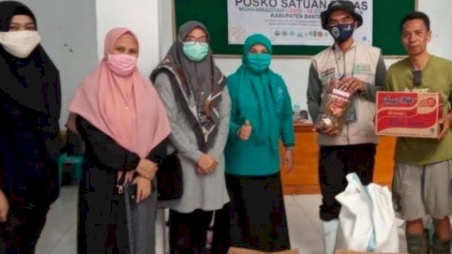 Diinisiasi Wagub Sulsel, Andalan Mengaji Salurkan Bantuan Obat, Makanan Hingga Perlengkapan Salat Kepada Korban Banjir di Bantaeng