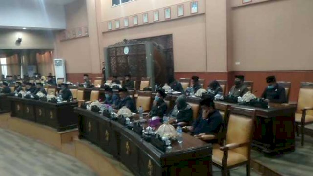 Rapat Paripurna, Sejumlah Anggota DPRD Jeneponto Walkout, Apa Penyebabnya?