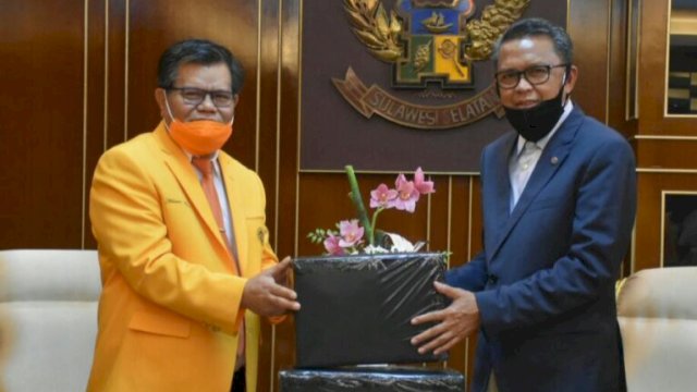 Rektor UNM terima 2500 Alat Rapid Test dari Gubernur Sulsel