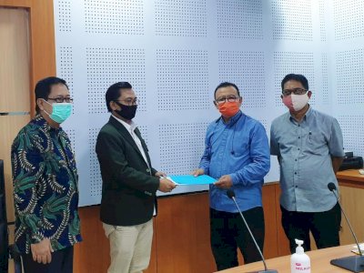 Terima SK dari Professor Jasruddin, STIE AMKOP Resmi Buka 2 Program Studi Baru