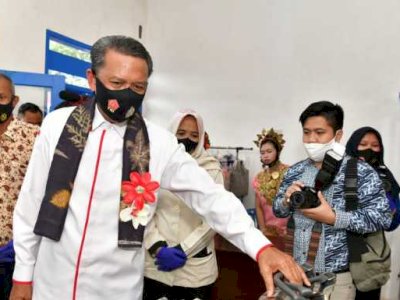 Gubernur Sulsel Hadiri Peresmian Balla Ewako di Maros