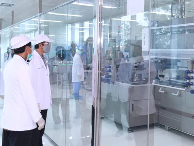 Kunjungi Bio Farma, Presiden Bangga Indonesia Mampu Produksi Vaksin Sendiri