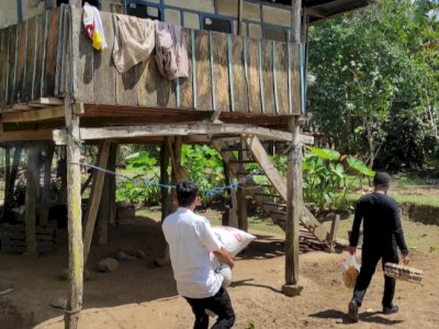 Kakek Viral Kenakan Seragam SMA saat Lebaran, Senang Dapat Bantuan Wagub Sulsel