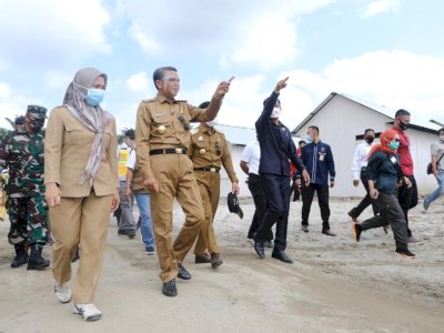 Nurdin Abdullah ke Lutra Tinjau Pembangunan Huntara Korban Banjir Bandang