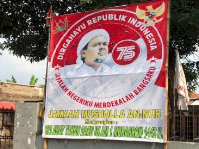 Peringati HUT RI, Spanduk Habib Rizieq Massif Penuhi Jalan-Jalan Di Jaksel