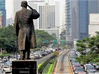 Pasang Masker di Patung Jenderal Sudirman, Upaya Pemprov DKI Kampanyekan Protapkes