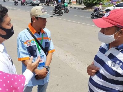 Pj Wali Kota Makassar Apresiasi Juru Parkir Penemu Uang Jatuh Senilai Rp.24 Juta