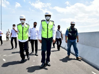 Hampir Rampung, Gubernur Sulsel Tinjau Proyek Jalan Tol Layang Ujung Pandang