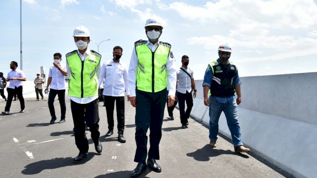 Hampir Rampung, Gubernur Sulsel Tinjau Proyek Jalan Tol Layang Ujung Pandang