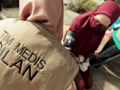 Dipimpin Istri Dokter Fadli, Tim Medis Dilan Gelar Pemeriksaan Kesehatan Gratis di Manggala
