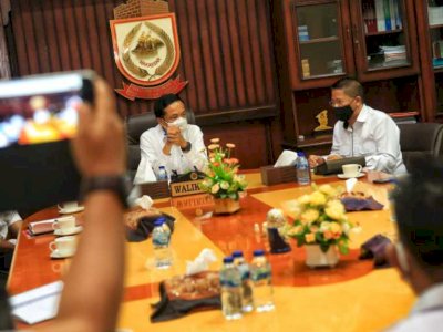 IKA FH UMI Bersinergi dengan Pemkot Makassar Kendalikan Covid-19