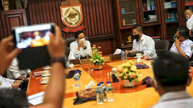 IKA FH UMI Bersinergi dengan Pemkot Makassar Kendalikan Covid-19