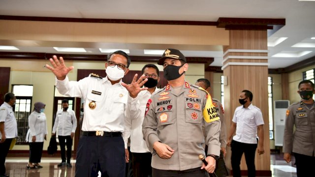 Kapolda Sowan ke Gubernur Bahas Stabilitas Sulsel Jelang Pilkada