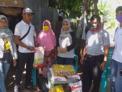 Tim Andalan Peduli Menyapa Dan Beri Bantuan Kepada Nenek Mina Dan Dg. Suki