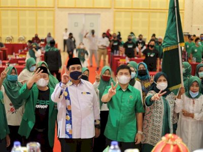 Dihadiri Chaidir Syam-Suhartina, Andi Etti Lantik Sayap Perempuan PPP Maros