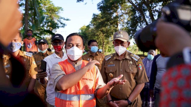 Didampingi Bupati Wajo, Wagub Sulsel Tinjau Rehabilitasi Irigasi Cenrana