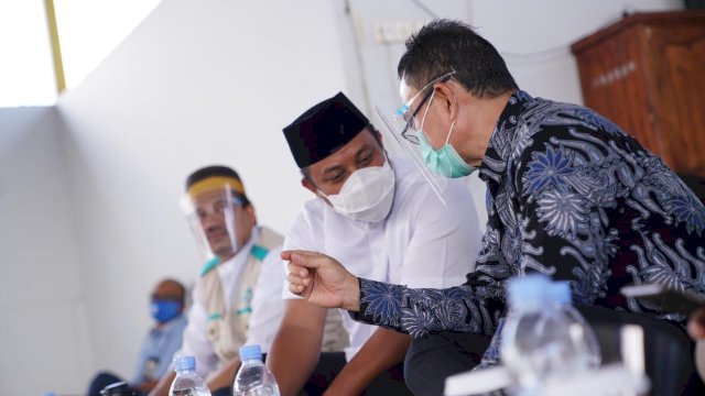 PLN Berbagi Kebahagiaan, Wagub Sulsel Serahkan Bantuan Rp 300 Juta Untuk 75 ribu Anak Yatim dan Dhuafa