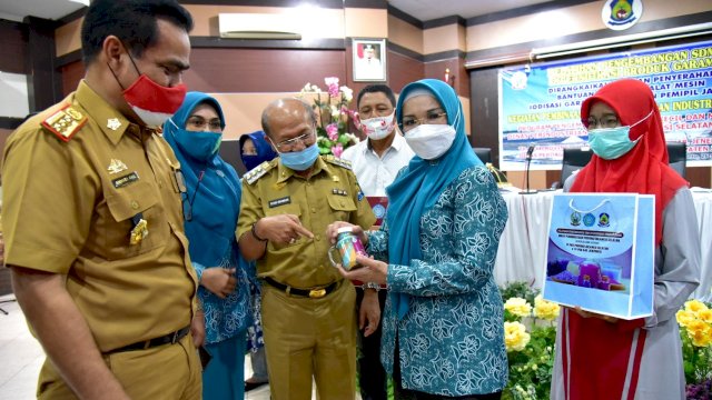 Bantu Tingkatkan Nilai Jual Garam, Lies F Nurdin Dukung Petani dengan Pelatihan