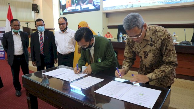 Komitmen Wujudkan Lulusan Berdaya Saing Global, STIE AMKOP Gandeng Cambridge Assesment English