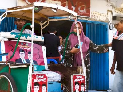 Usai Jumatan, Posko Kacamatayya Diserbu Daeng Becak dan Warga Sekitar