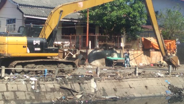 Normalisasi Kanal Pasar Pabaeng-baeng, Ratusan Lapak Pedagang Terbongkar