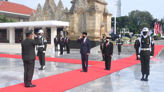 Konsep Minimalis Upacara Ziarah Nasional Peringatan Hari Pahlawan