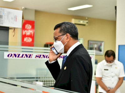 Sidak di Dinas PTSP Nurdin Abdullah Mencak-mencak