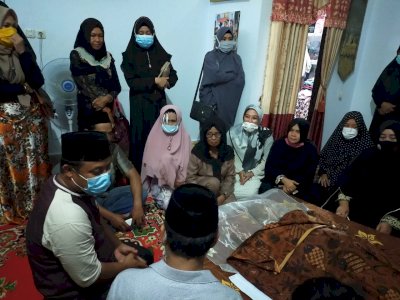 Di Bulukumba, Wagub Sulsel Melayat di Rumah Duka Keluarganya