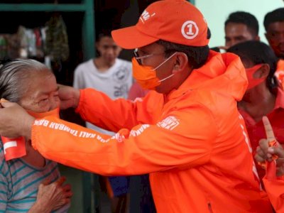 Blusukan di Kampung Rama, Danny Pomanto Disambut Teriakan Khas Masyarakat Toraja