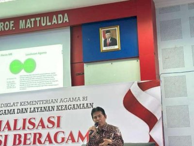 Dekan FAH UIN Alauddin Jadi Narasumber Sosialisasi Moderasi Beragama di Unhas