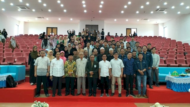 Dekan FSH UIN Alauddin Beri Kuliah Pakar di STAI Majene