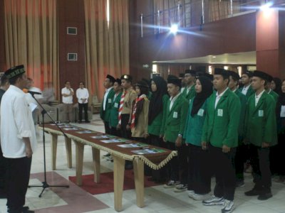 Lantik Pengurus Lembaga Kemahasiswaan, Rektor: Jadilah Pengurus Berkaliber