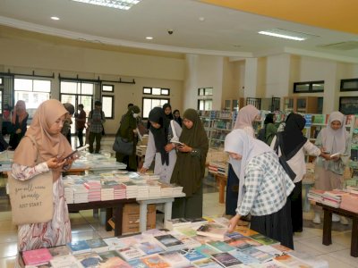 Perpustakaan UIN Alauddin Makassar Gandeng Gramedia Adakan Bazar Buku Murah