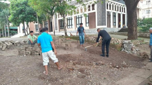 Bagian Umum UIN Alauddin Makassar Lakukan Perbaikan Fasilitas Kampus