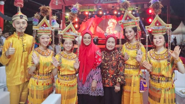 Dekranasda Ikut Sukseskan Festival Sulsel Menari