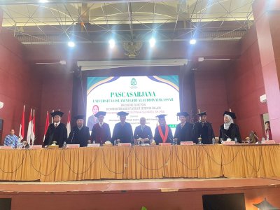 Bupati Mamuju Raih Doktor di UIN Alauddin Makassar dengan Predikat Cumlaude