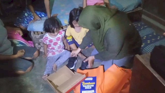 Andalan Sulsel Peduli dan AAS Community Berbagi Paket Perlengkapan Sekolah untuk Anak Yatim-Piatu dan Dhuafa di Gowa