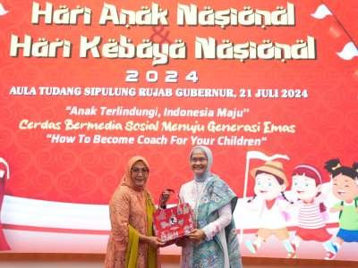 Pj Ketua PKK Sulsel Buka Seminar Parenting Dalam Rangka Hari Anak Nasional