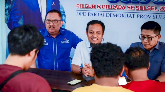 ASS Kembalikan Formulir Cagub, Disambut Ketua DPD Demokrat Sulsel