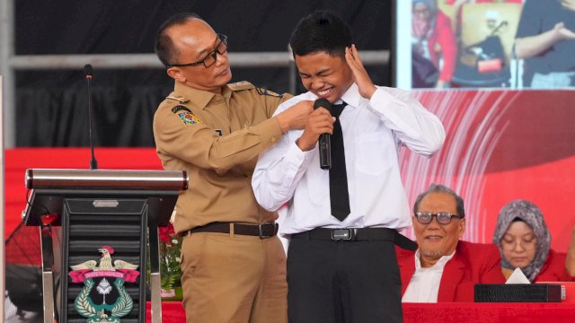Mahasiswa Baru Unhas Terima Kejutan Tak Terduga dari Prof Zudan, Penyandang Disabilitas Dapat Beasiswa Khusus