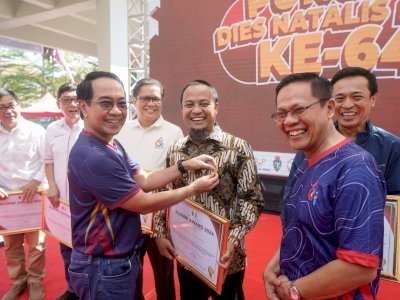 Menginspirasi, Andi Sudirman Raih Penghargaan dari Fakultas Teknik Unhas