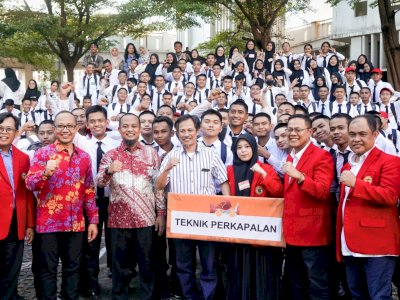 Andi Sudirman Berbagi Pengalaman Dihadapan 1.441 Maba Teknik Unhas