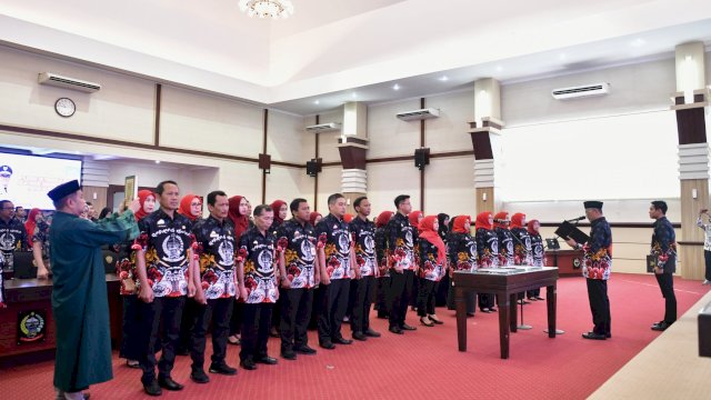 Lantik 24 Pejabat Fungsional Lingkup Pemprov Sulsel, Pj Gubernur Prof Zudan Harap Fokus Pada Peningkatan Keahlian