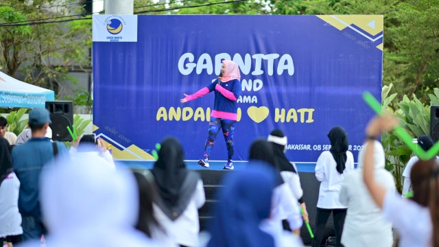 Ratusan Perempuan Makassar Antusias Ikuti Poundfit Bersama Fatmawati Rusdi